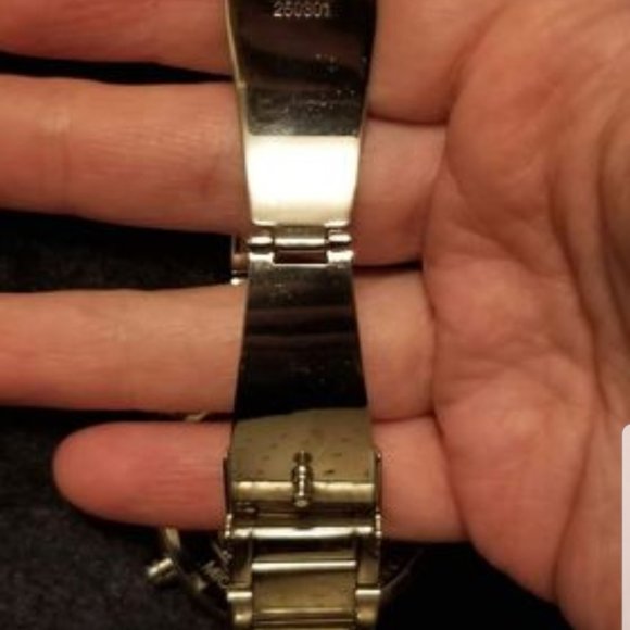 Authentic Micheal kores timepiece - Picture 3 of 6